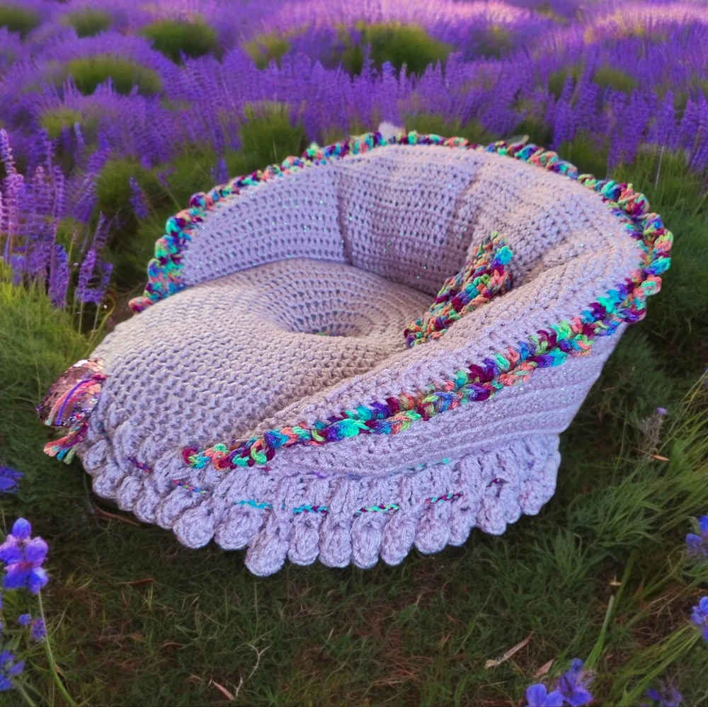 Handmade Crochet Luxury Cat / Small Pet Lacey Couch Bed